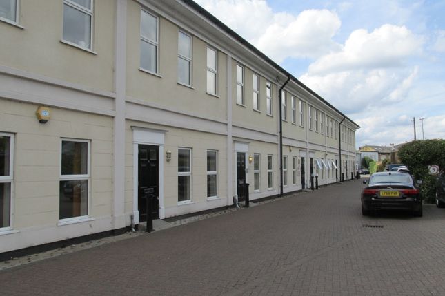 Office to let in Station Road, Hampton