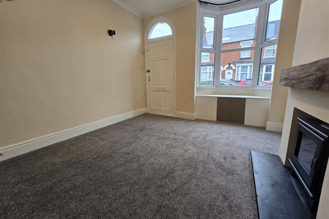 Woodfield Crescent, Kidderminster photo 3