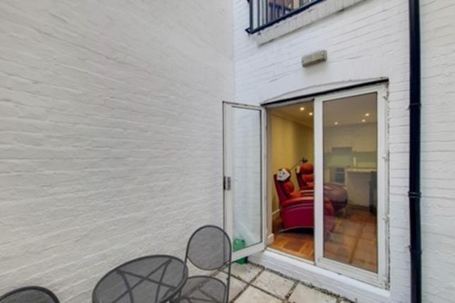 Flat for sale in Orsett Terrace, London