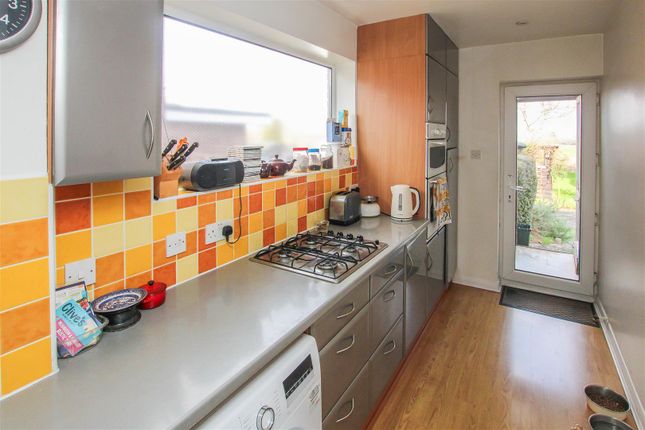 Semi-detached house for sale in Brentwood Road, Herongate, Brentwood