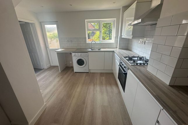 45 Seagarth Lane, Southampton photo 4