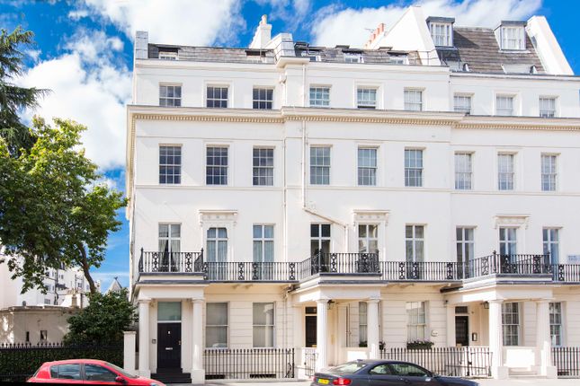 Thumbnail Triplex to rent in Wilton Terrace, London