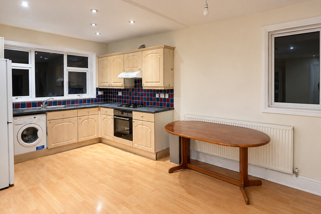 Flat 12, London photo 2