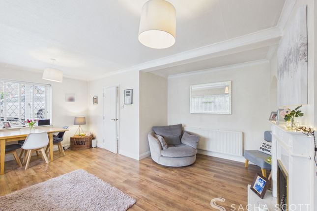 2 Parkwood View, Banstead photo 4