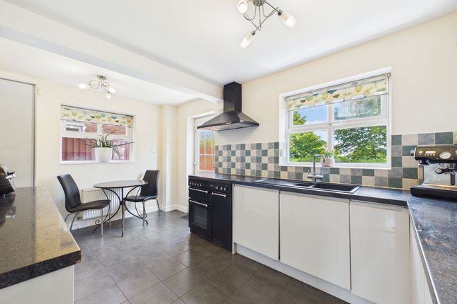 14 Kensington Gardens, Nottingham photo 2