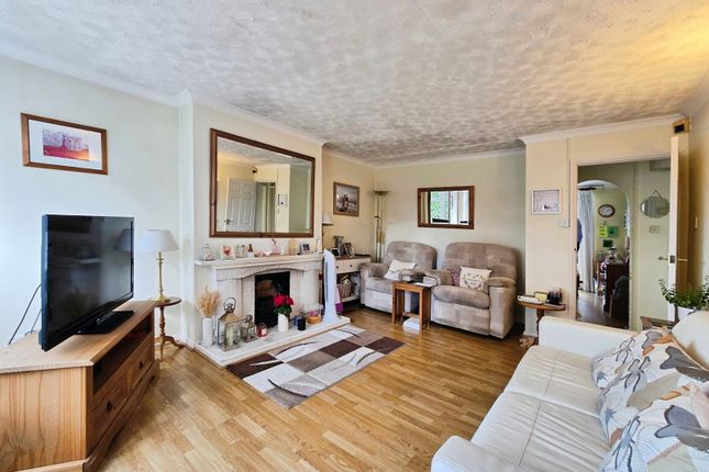1, Waverley Gardens, Ash Vale photo 2