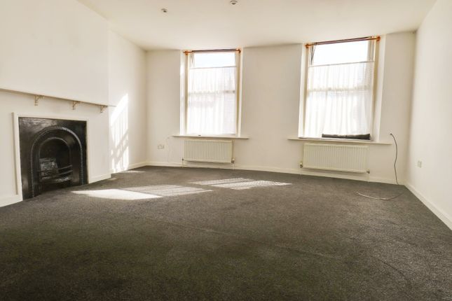 First Floor Flat, 106 High Street, Kent photo 2