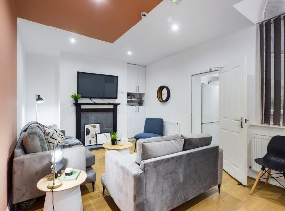 Thumbnail Shared accommodation to rent in Smithdown Road, Liverpool