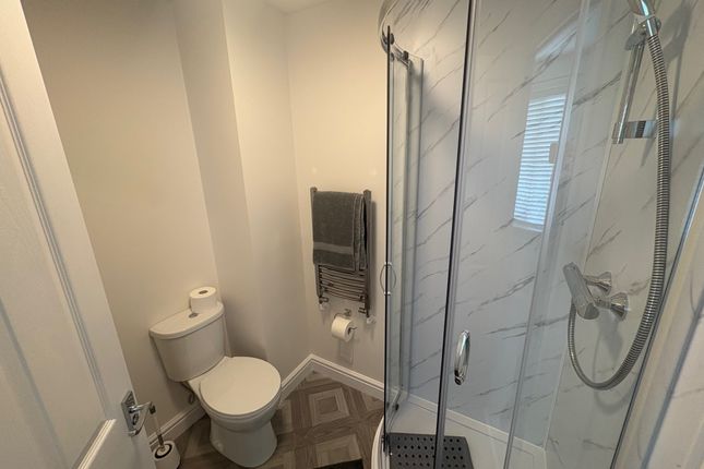 Room 3, 21, Carlisle Close, Corby photo 4