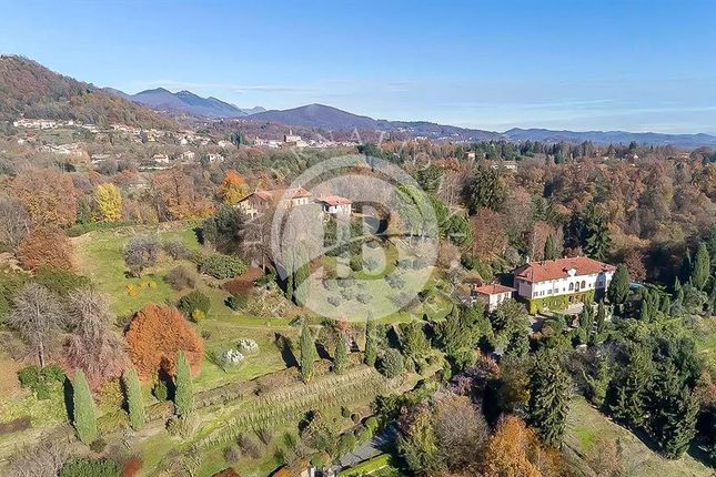 Villa for sale in Biella, Piemonte, 13900, Italy