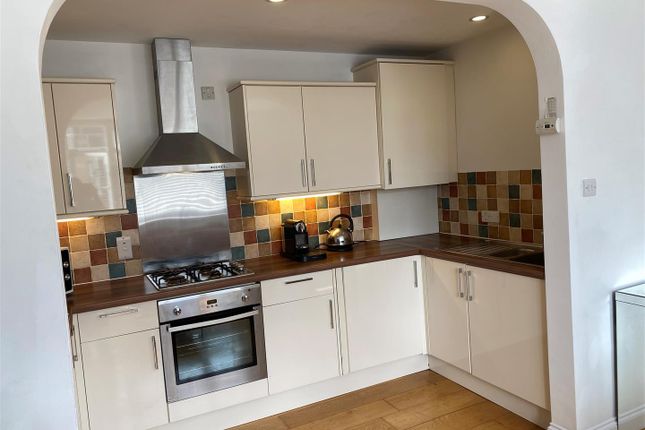 Flat 9 Rutherford Court, 1A, Valley Gardens, Colliers Wood photo 4