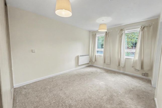 45, Quaker Lane, Darlington photo 2