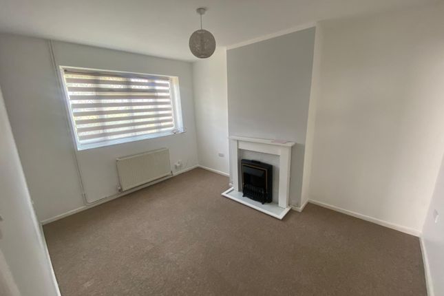 14, Derwent Avenue, Luton photo 2