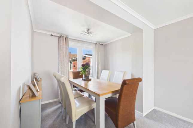 6, Windle Avenue, Hull photo 4