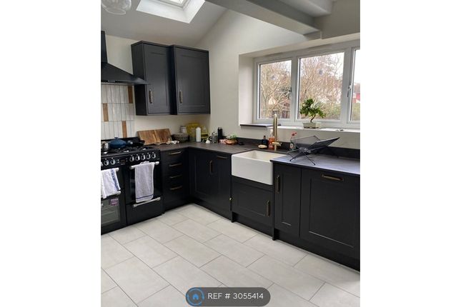 Purley Bury Av, Purley photo 2