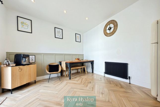 Chapel Cottage, Exeter photo 3