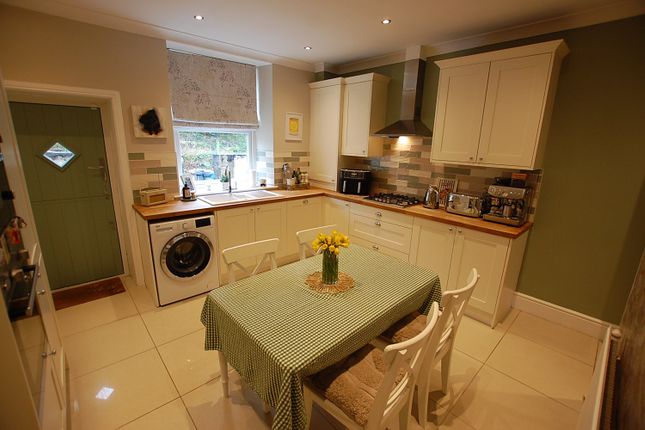38, Long Row, Stalybridge photo 4