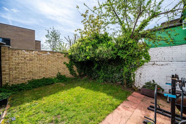 Firs Close, Forest Hill photo 3