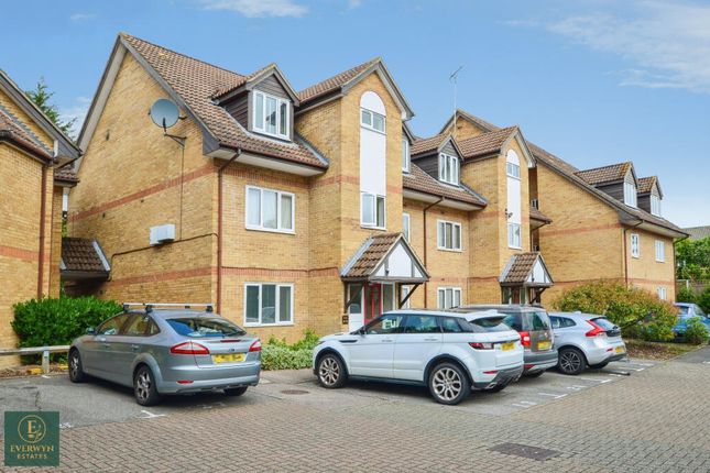 1-bed flat on 28 Rochester Drive, Watford, £175,000