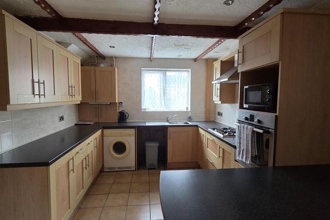 7, Laxton Drive, Mansfield photo 4