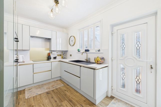 58, Osney Crescent, Paignton photo 3