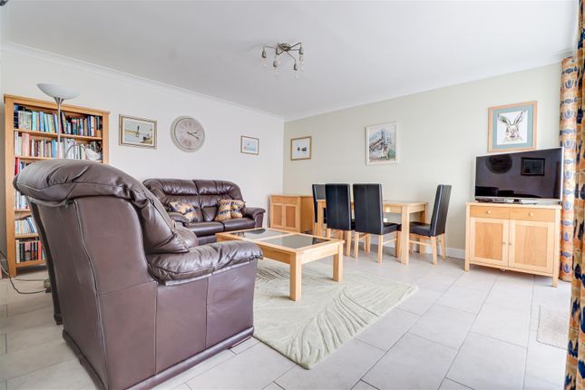 29, Winton Lodge, Imperial Avenue, Westcliff-On-Sea photo 2