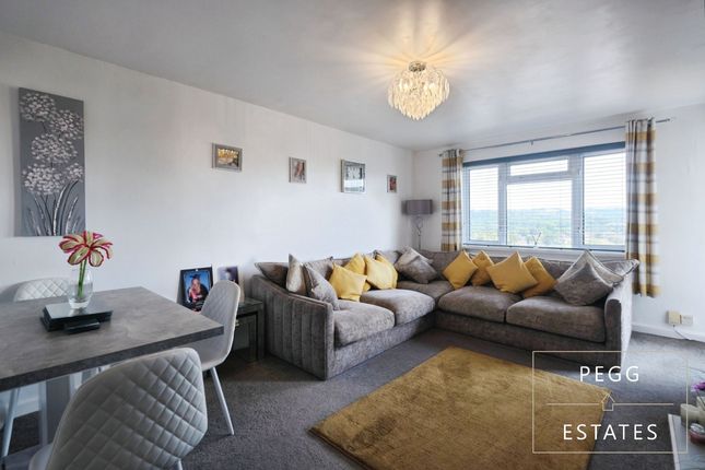 18 Collaton Court, Torquay photo 4