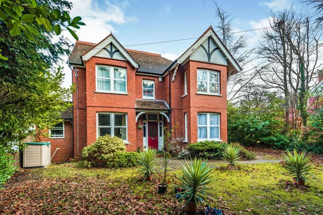 Thumbnail Flat for sale in London Road, East Grinstead