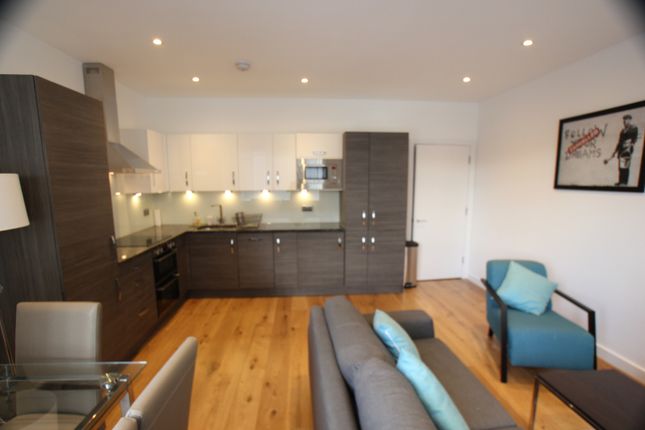 Flat to rent in Clayton Road, Hayes