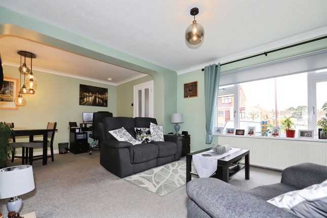 101, Crestwood Avenue, Kidderminster photo 2