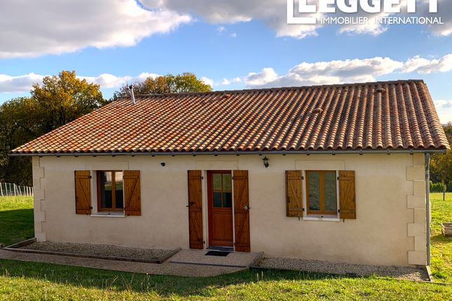 Villa for sale in Montignac-Le-Coq, Charente, Nouvelle-Aquitaine