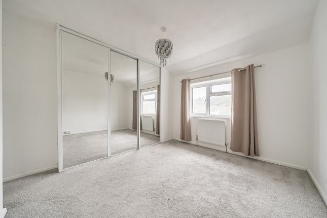 1364779-15-68ee8F...