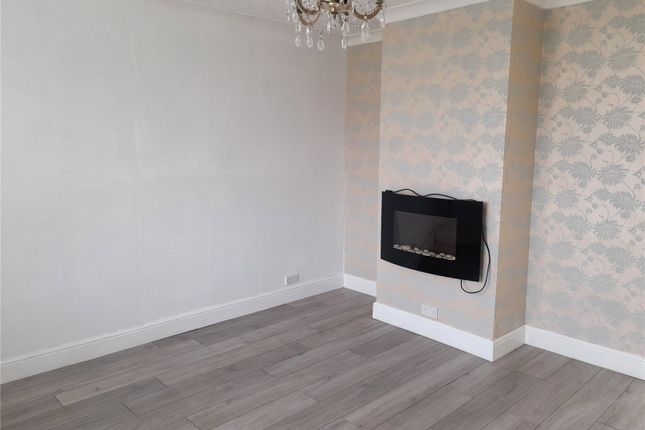 Terraced house to rent in Stanley Green West, Langley, Berkshire