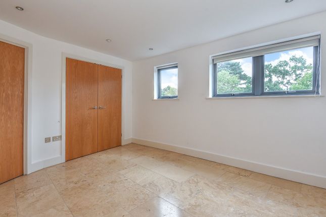 23 The Crescent, Gloucester Road, Cheltenham photo 3