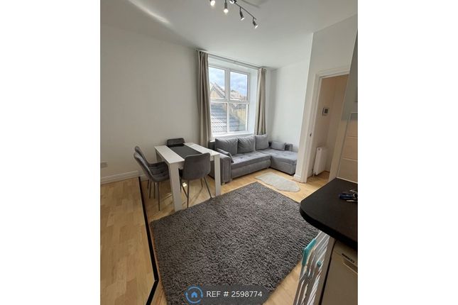 Living/Dining Area
