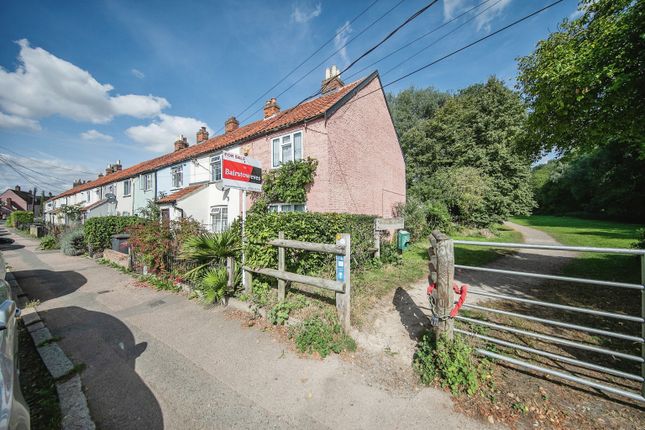 End terrace house for sale in Middleton Road, Sudbury, Suffolk