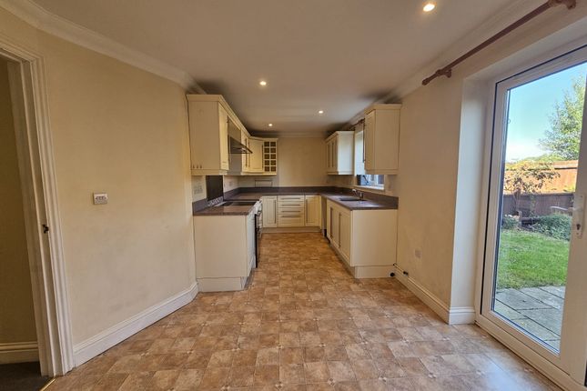 4, Ballingdon Gardens, Sudbury photo 4