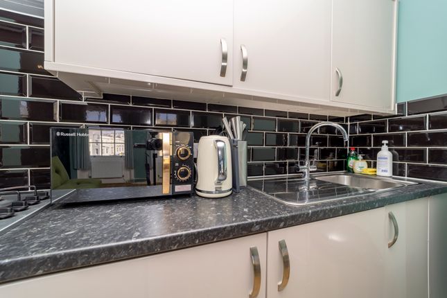 Flat to rent in Brunswick Place, Hove