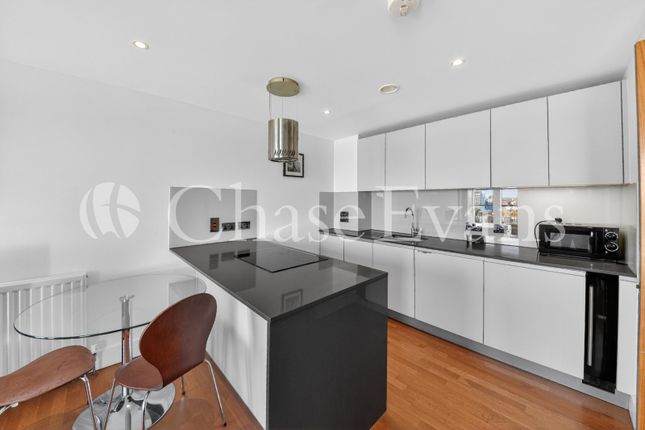 Flat 1704, (112), Crawford Building, Aldgate photo 4
