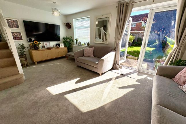 42, Harvest Way, Leicester photo 2
