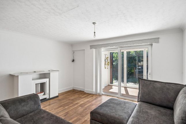 5, Hetherington Way, Ickenham photo 4