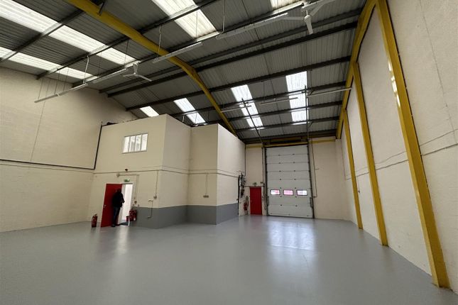 Light industrial to let in Unit 7 West Court, Buntsford Park Road, Bromsgrove, Worcestershire