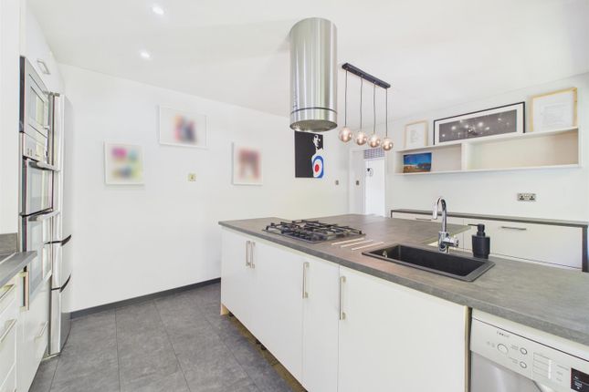 12, Saltmer Close, Ilfracombe photo 4