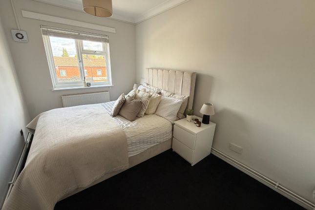 Flat 8, Brittany Court, Dunstable photo 4