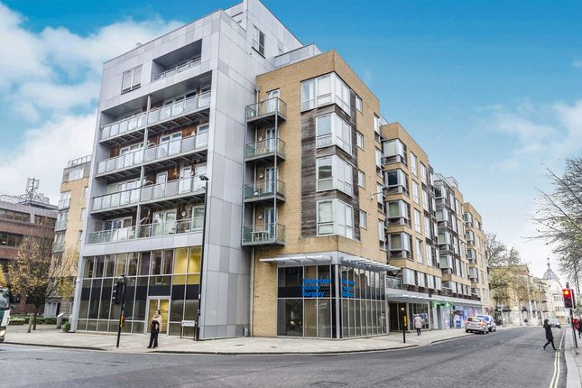 Flat for sale in High Street, Southampton