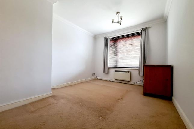 12 Bough Beech Court, 72 Albany Road, Enfield photo 5