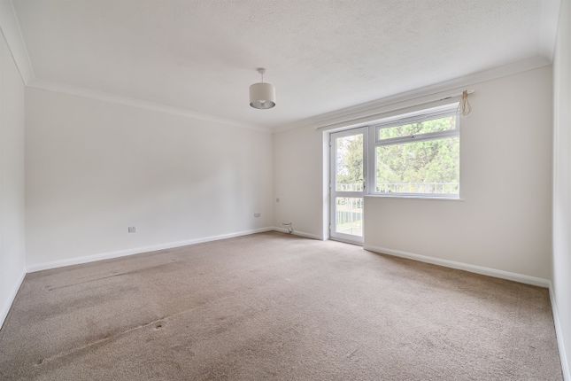 Caroline Court, Bath Road, Reading photo 3