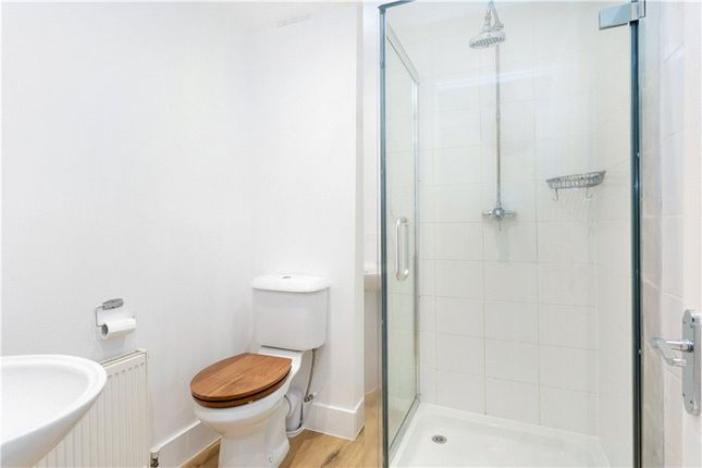 Terraced house for sale in Henshaw Street, London