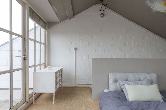 Unit 8 The Lightworks, 31 Blenheim Gardens, London photo 3