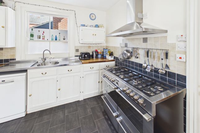 Ruby Cottage, 123, Newtown Road, Warsash, Southampton photo 4